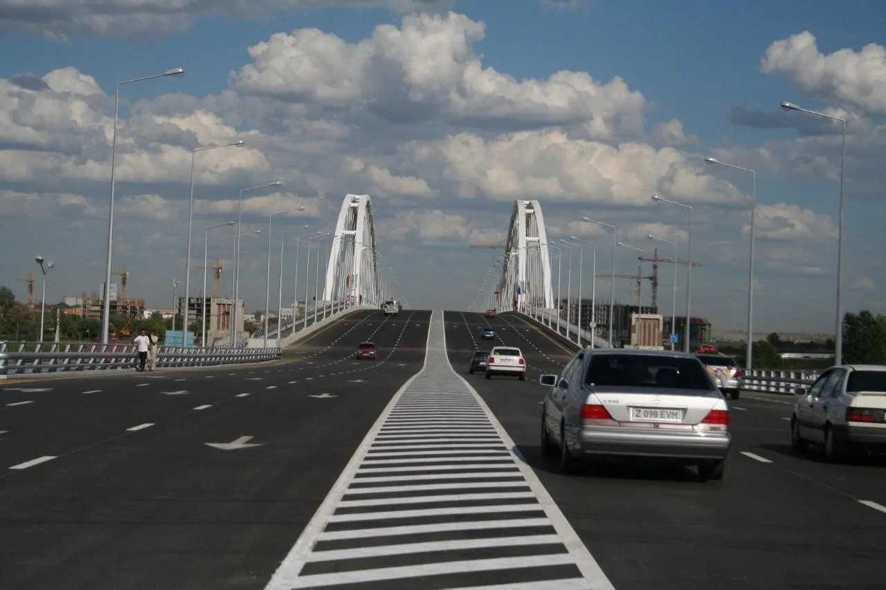 Astana Ishim Nehri Köprüsü ve Yaklaşım Viyadükleri