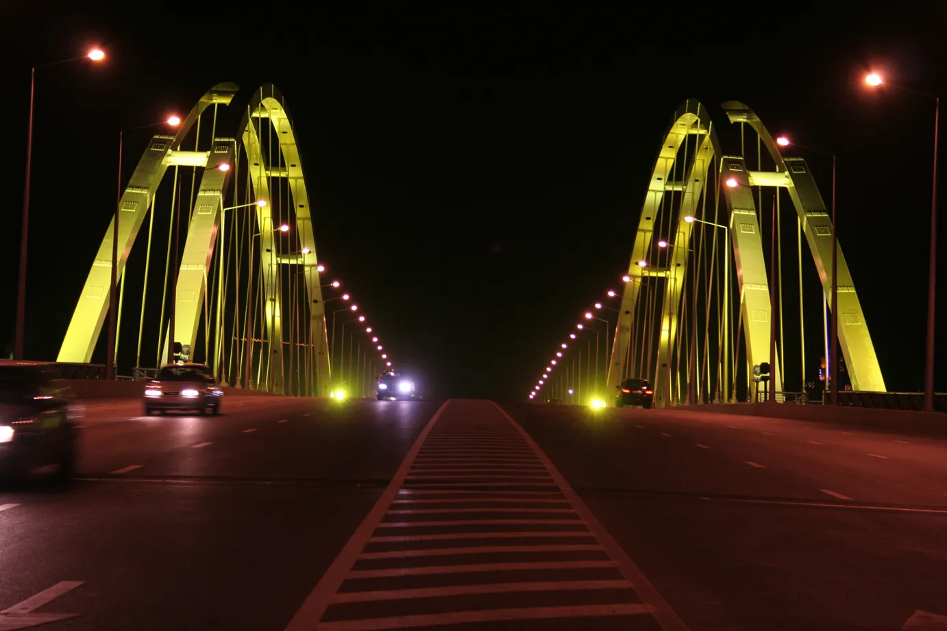 Astana Ishim Nehri Köprüsü ve Yaklaşım Viyadükleri